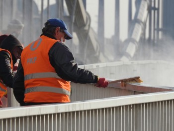 A hétvégén újabb dunai átkelő, az Erzsébet híd tisztul meg