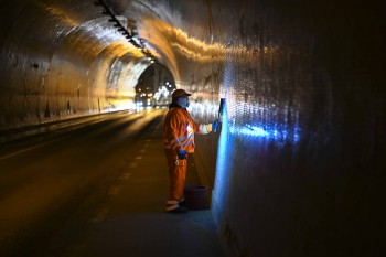 Szerda éjjel a Lánchíd, csütörtök éjszaka a Váralagút tisztul meg