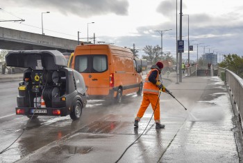 Két újabb fővárosi Duna-híd tisztul meg a hétvégén